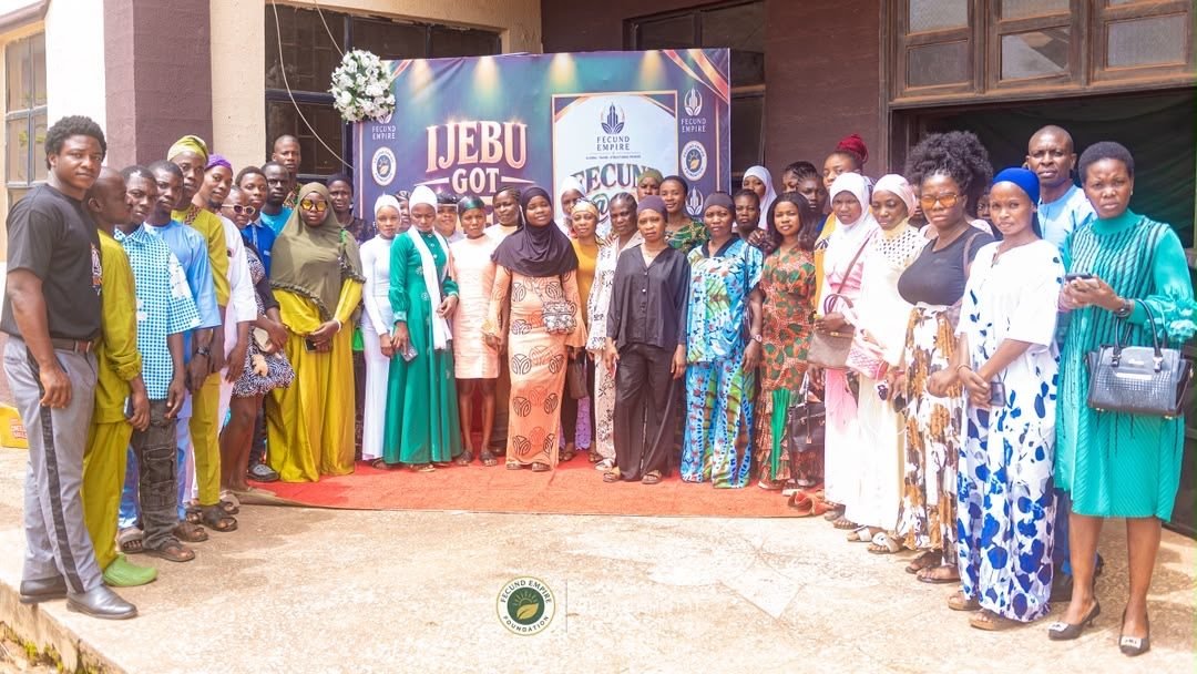 Concerned Ijebu-Igbo Youths applauding the Fecund Empire Foundation for N8.5million youth empowerment grants at Ijebu Got Talent 2026.